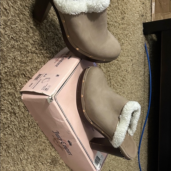 Juicy Couture Beige and White Heeled Mules - Picture 3 of 3